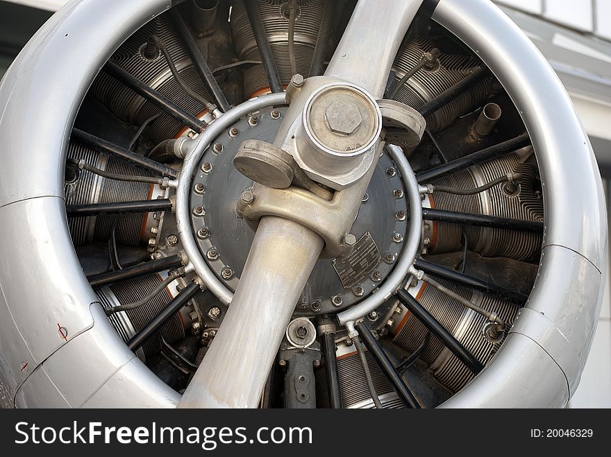 Detail ofÂ the propellerÂ of anÂ oldÂ war plane. Detail ofÂ the propellerÂ of anÂ oldÂ war plane