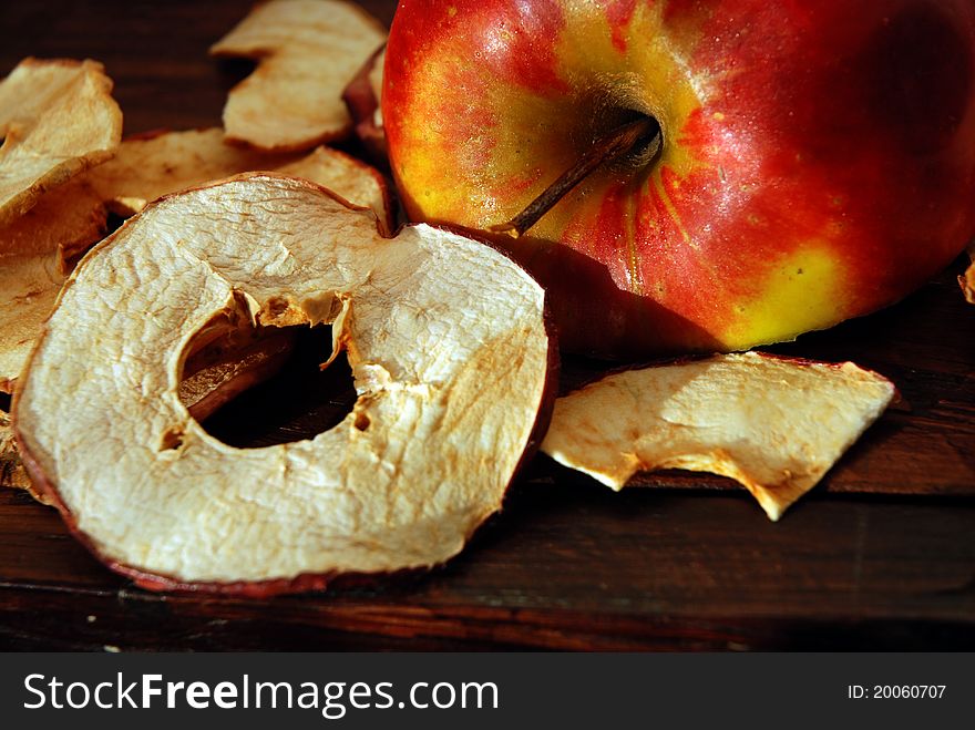 Fruit chips: made out of fresh apples. Fruit chips: made out of fresh apples