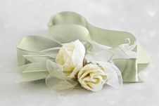 Roses With Ribbon Royalty Free Stock Photography Roses With Ribbon Royalty Free Stock Photography