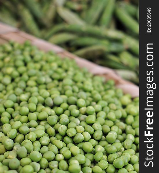 Green peas are in the market