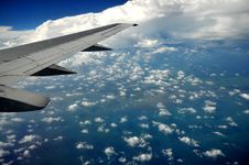 Earth And Plane Wing Royalty Free Stock Images Earth And Plane Wing Royalty Free Stock Images