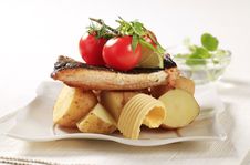 Pan Fried Trout And Potatoes Royalty Free Stock Images Pan Fried Trout And Potatoes Royalty Free Stock Images