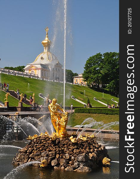 Peter the Great summer residence Peterhof palace, gardens and fountains in Sankt Petersburg, Russia, during white nights period. Peter the Great summer residence Peterhof palace, gardens and fountains in Sankt Petersburg, Russia, during white nights period