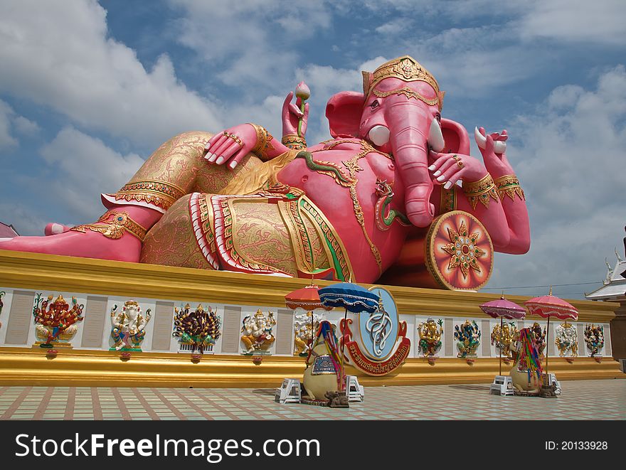 Ganesha is the Lord take pleasure pink camp, the largest in the world. The ancient temple Rattanaram. Province. The god of success. Ganesha is the Lord take pleasure pink camp, the largest in the world. The ancient temple Rattanaram. Province. The god of success