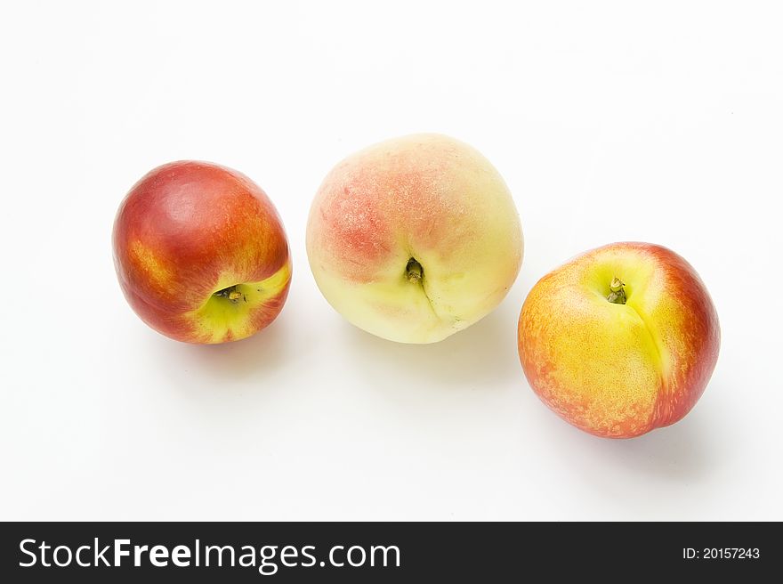 This kind of peach, because the surface like a layer of oil with, flittering luster, so also called nectarines
