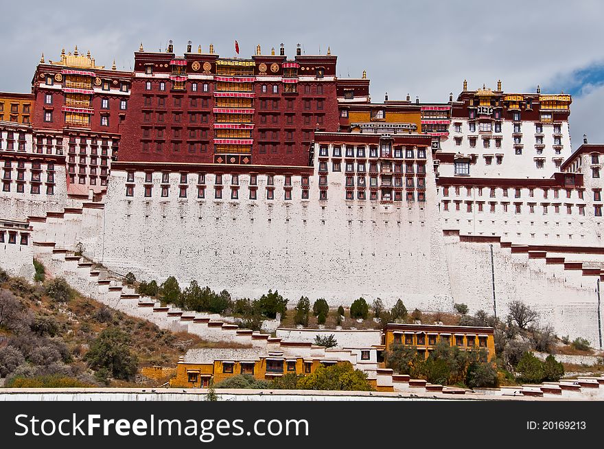 The right side images of the local potala palace. The right side images of the local potala palace