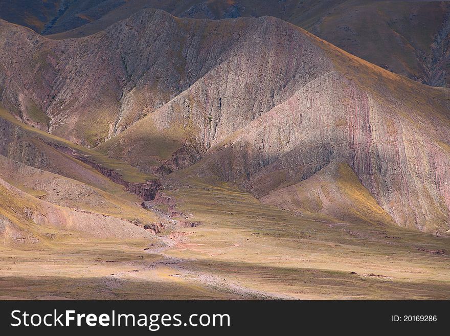 Sunshine plateau mountain's shape and color