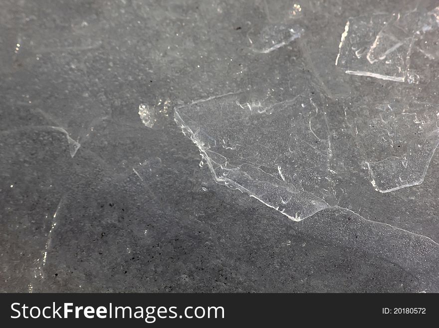 A structure of thin ice on a spring pool. A structure of thin ice on a spring pool.