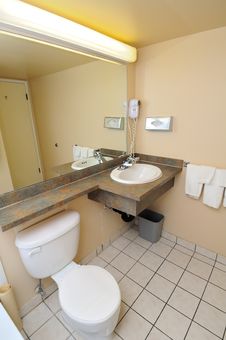 Typical Hotel Toilet Royalty Free Stock Images Typical Hotel Toilet Royalty Free Stock Images