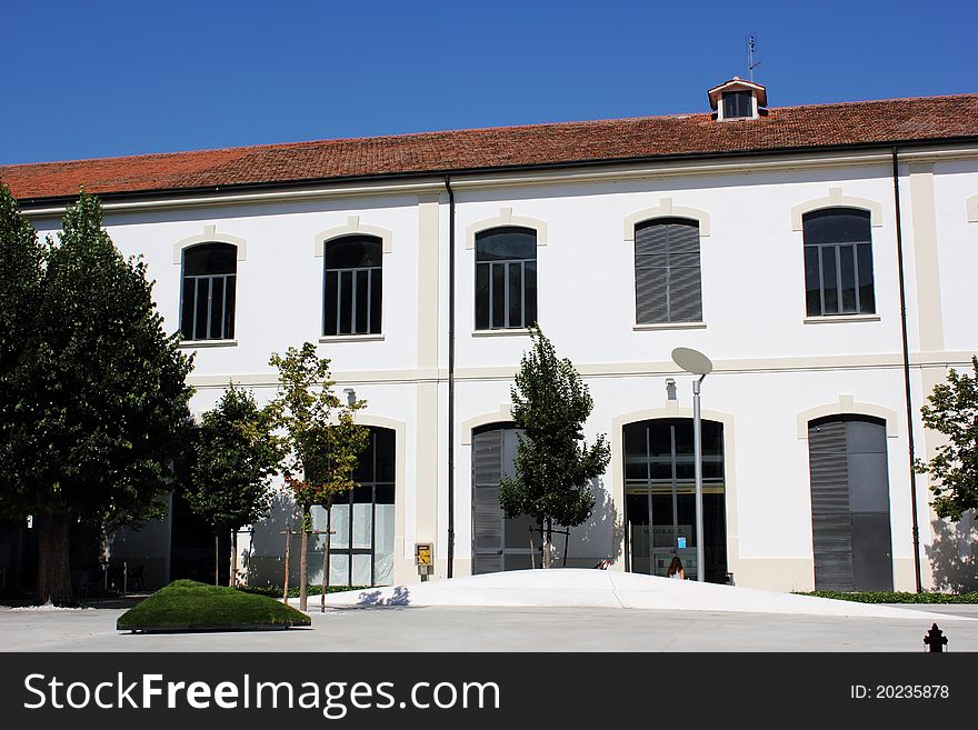 Old italian build placed in Rome, Maxxi museum.