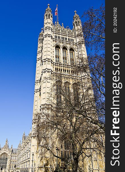 London, the parliament under the English blue sky