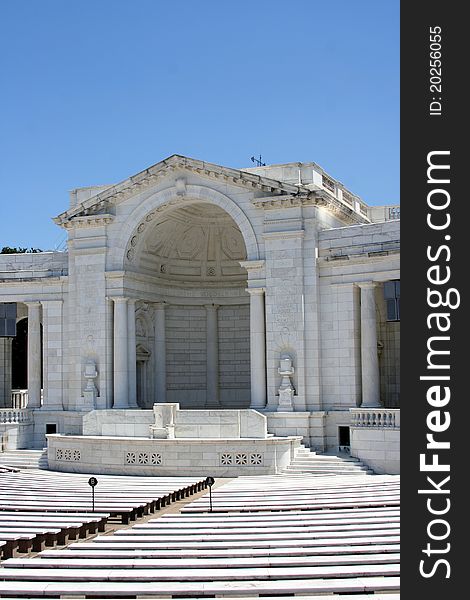 White columns and seats in the Arliington National Cemetery Amphitheater