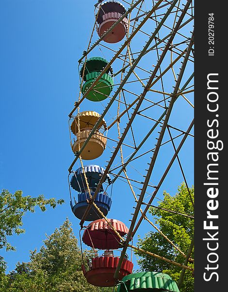 Abandoned ferris wheel in amusement park