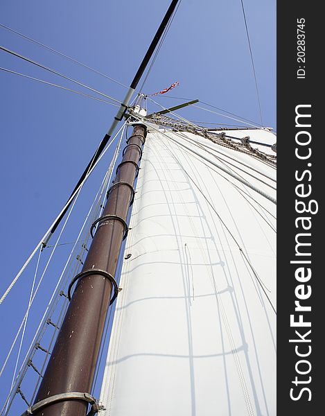 Picture of the mast on a sailboat