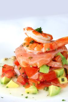 Prawns And Avocado On Salsa Royalty Free Stock Photography Prawns And Avocado On Salsa Royalty Free Stock Photography