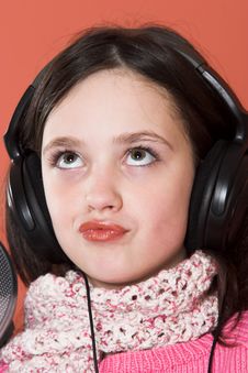Girl Listening Music Royalty Free Stock Images Girl Listening Music Royalty Free Stock Images