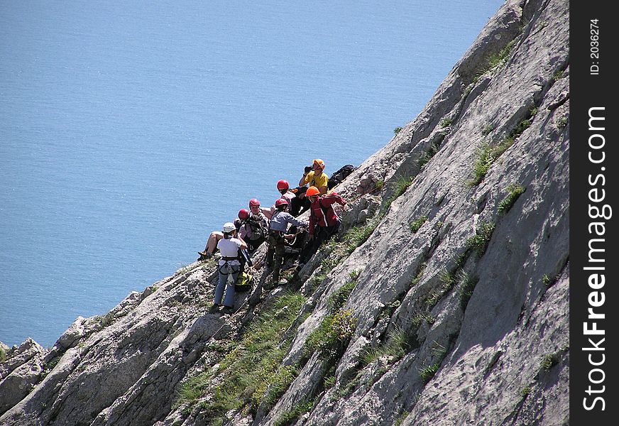 Short rest on the wall. Way to high peak.