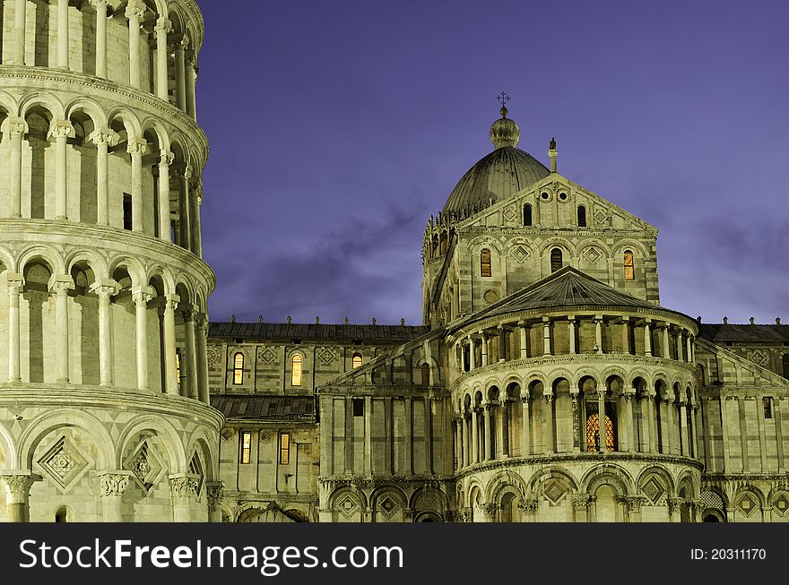 Duomo in Pisa by Nignt, Architectural Detail