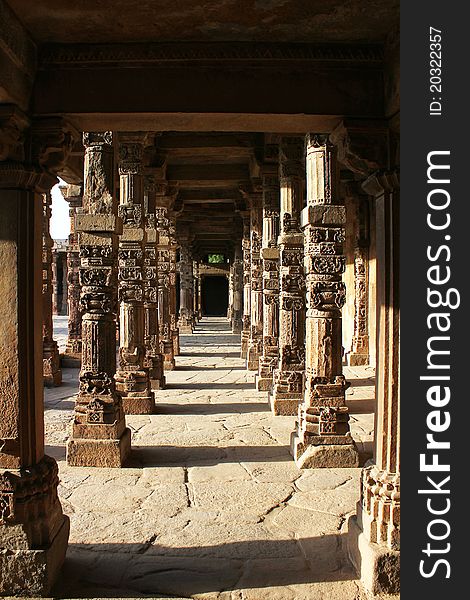 Perspective vision of pillars in qutub minar