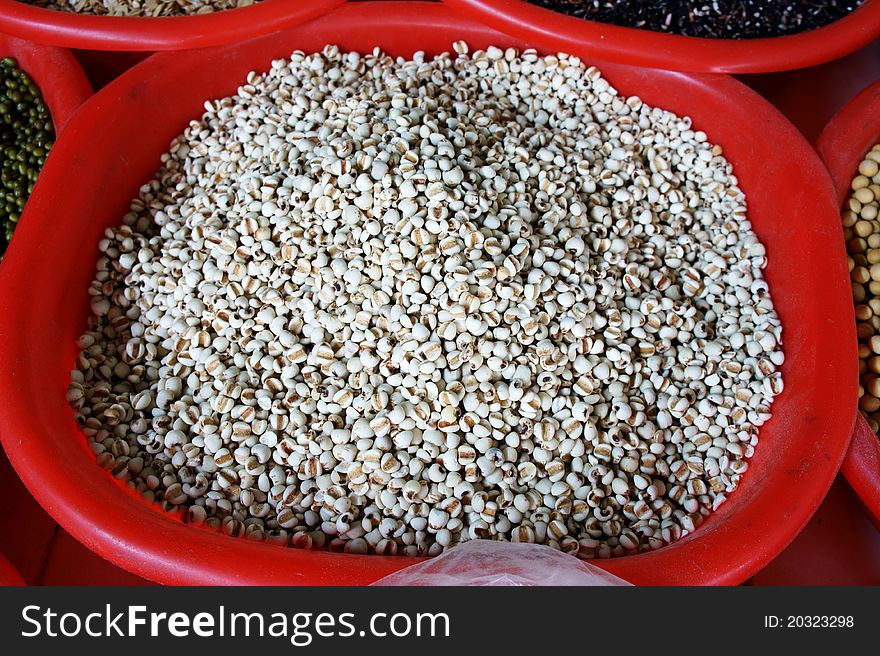 Pearl barley in red basket photo was taken on:2011.7.15