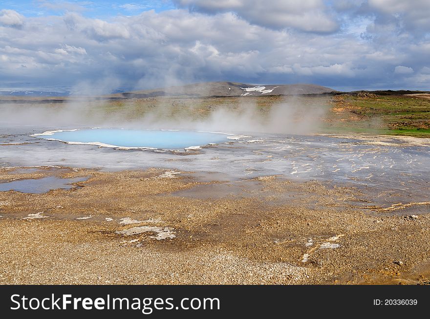 Hveravellir (The Hot Spring Fields) is a low temperature area at the northern edge of the lava field Kjalhraun. Hveravellir (The Hot Spring Fields) is a low temperature area at the northern edge of the lava field Kjalhraun