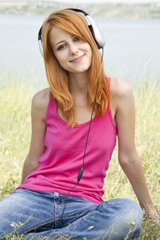 Redhead Girl With Headphone Royalty Free Stock Photos Redhead Girl With Headphone Royalty Free Stock Photos