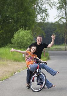 Happy Couple At Bicycle Stock Photography Happy Couple At Bicycle Stock Photography