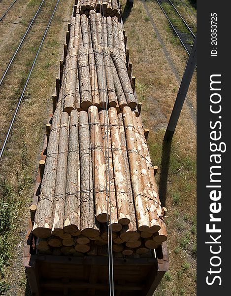 Freight cars with the wood from the top