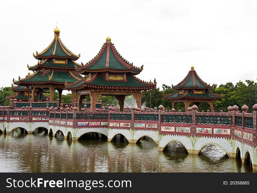 Building on water for the Enlightened Buddha Thai architectural style