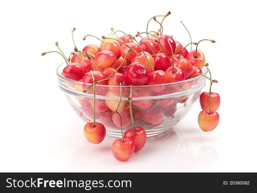 Ripe cherry in bowl