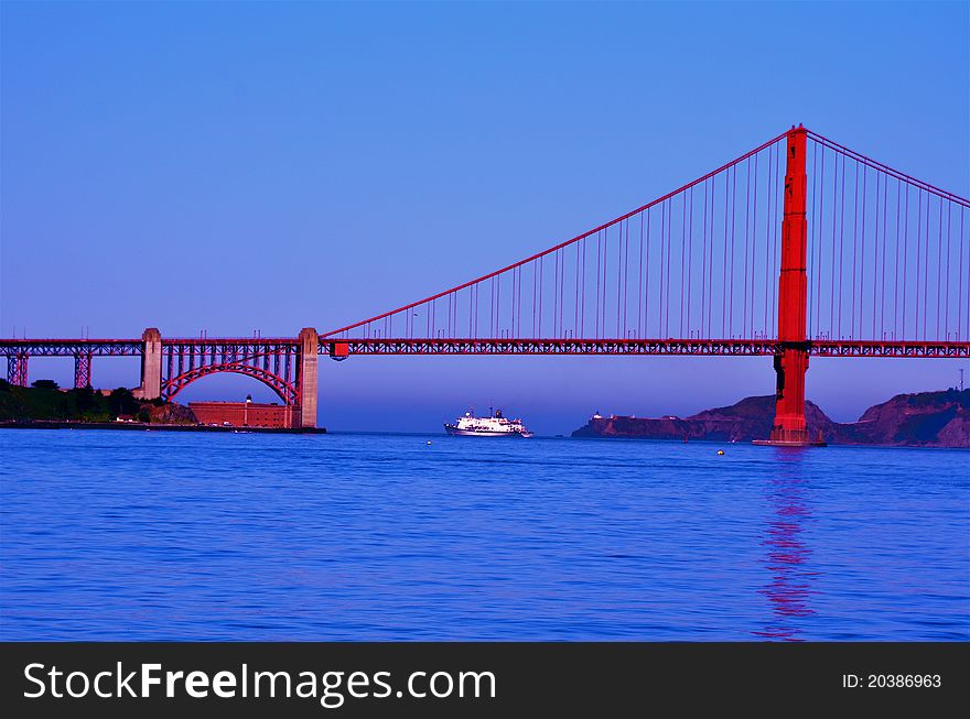 Golden Gate Bridge  in a clear blue sky