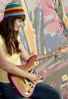 Girl With Guitar And Graffiti Wall Royalty Free Stock Photos Girl With Guitar And Graffiti Wall Royalty Free Stock Photos