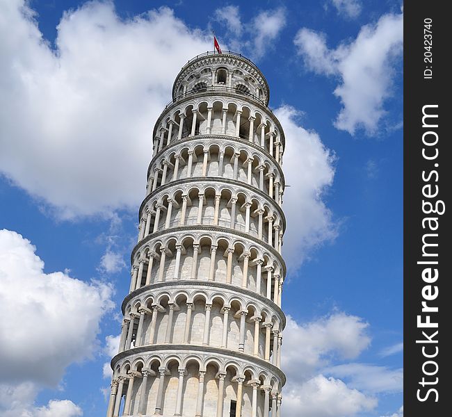 La famosa Torre di Pisa in Piazza dei Miracoli