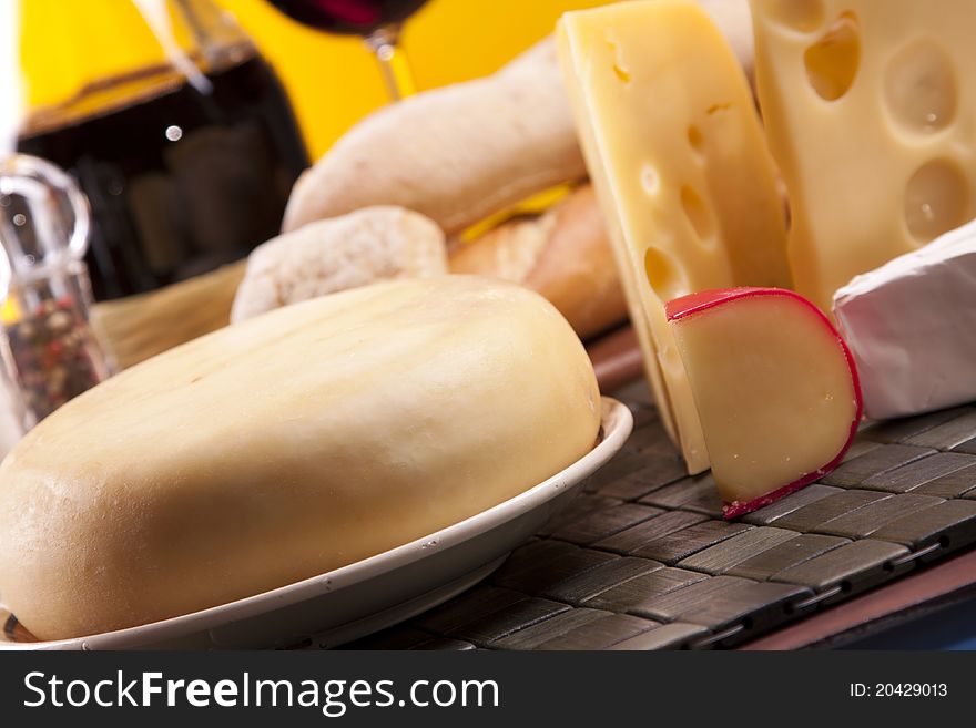 Cheese and other ingredients composition. Cheese and other ingredients composition