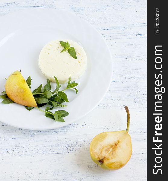 White Cheese And Pears