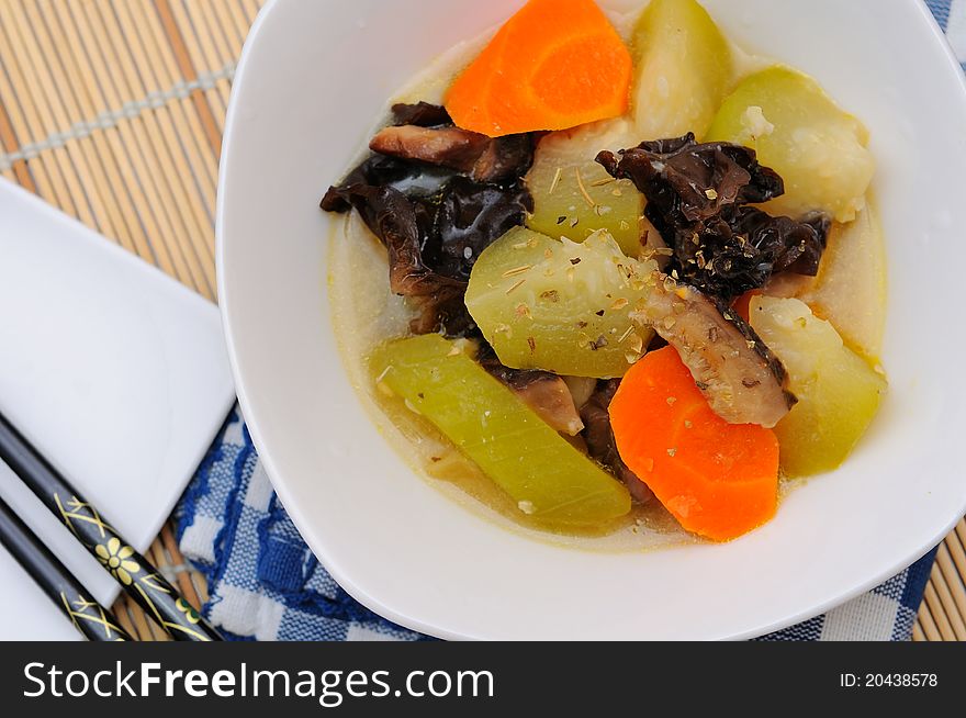 Mixed vegetables dish with Oriental gravy