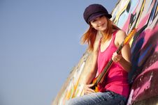 Girl With Guitar And Graffiti Wall Royalty Free Stock Photos Girl With Guitar And Graffiti Wall Royalty Free Stock Photos