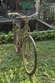 Vintage Bike Park Garden Royalty Free Stock Images Vintage Bike Park Garden Royalty Free Stock Images