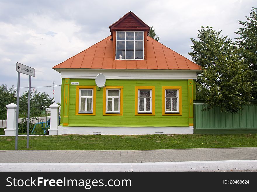 Restored wooden house and fence in the town of Kolomna. Restored wooden house and fence in the town of Kolomna.