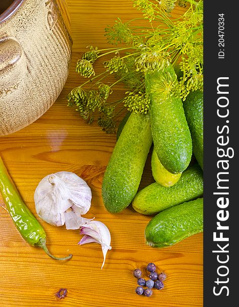 Polish Garlic Cucumbers (ingredients)