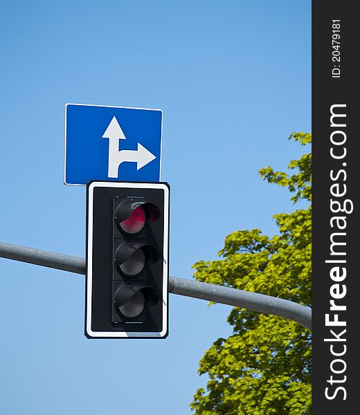 Road indicator and arrows