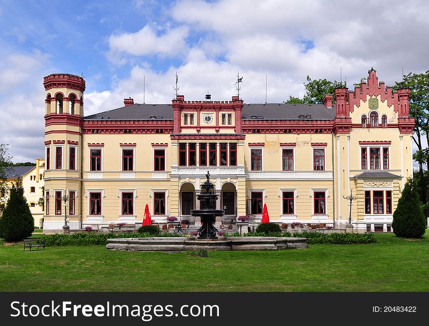 Castle Mostov, formerly seat of Georg Baron Haas von Hasenfels is located in the quiet area, in spa triangle by Cheb. Castle Mostov, formerly seat of Georg Baron Haas von Hasenfels is located in the quiet area, in spa triangle by Cheb.