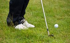 Free Golf Chip Shot From The Rough Royalty Free Stock Images - 20493489