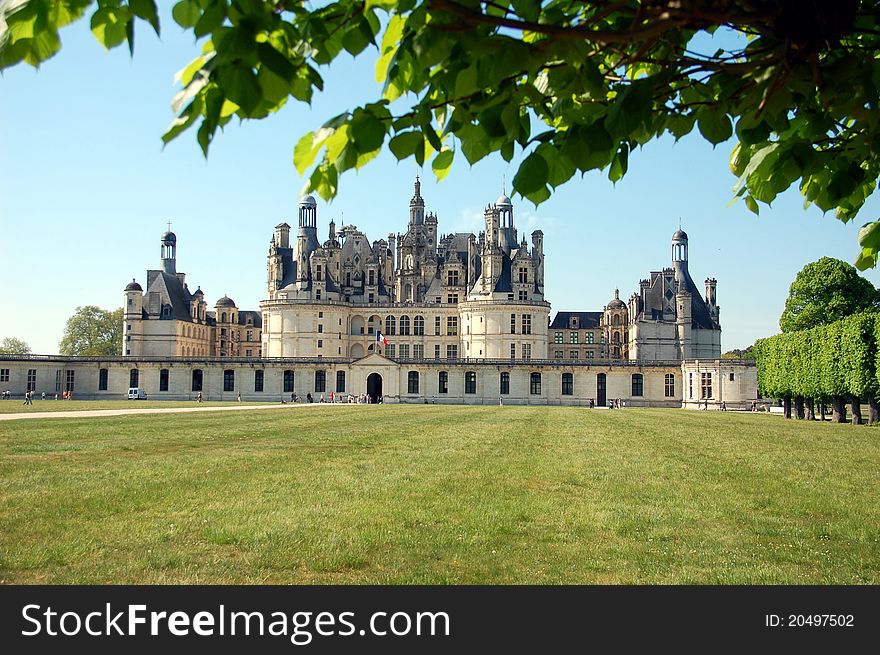 Chambord is one of the most famous French chÃ¢teau on river of Loire. Chambord is one of the most famous French chÃ¢teau on river of Loire.