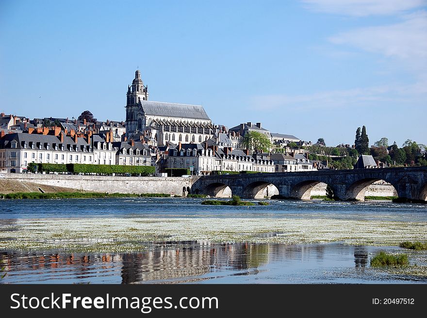 Quay of Blois with its stone bridge