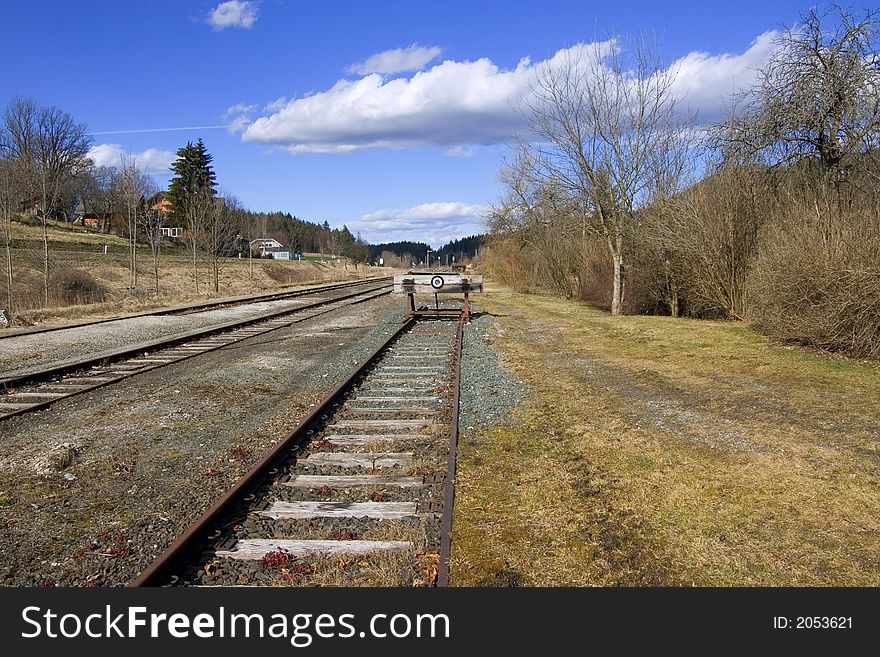 A photo of the end of a railway line (symbolic). A photo of the end of a railway line (symbolic)