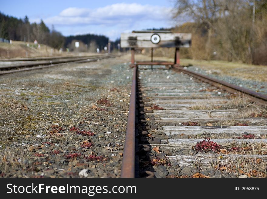 A photo of the end of a railway line (symbolic). A photo of the end of a railway line (symbolic)