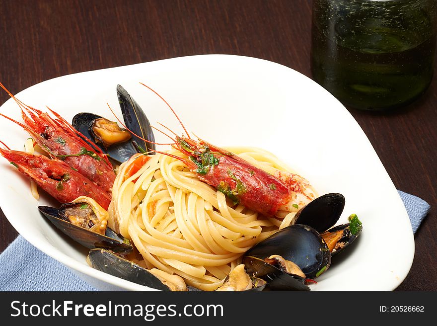 Spaghetti with mussels and shirmp. Spaghetti with mussels and shirmp