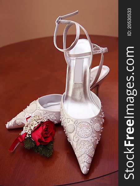 The  lady shoe,  preparations for wedding day