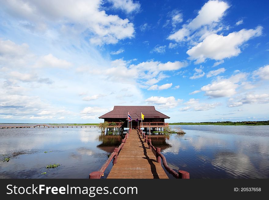 Thale Noi in Phatthalung Province, is one of the biggest lakes in Thailand. The name Thale Noi means small sea.